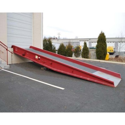 Unloading yard ramp for forklift