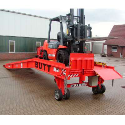 Mobile loading ramp 6 ton 9 meters hydraulic